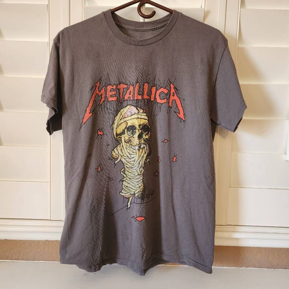 Metallica "One" Gray Graphic Tshirt Size Medium